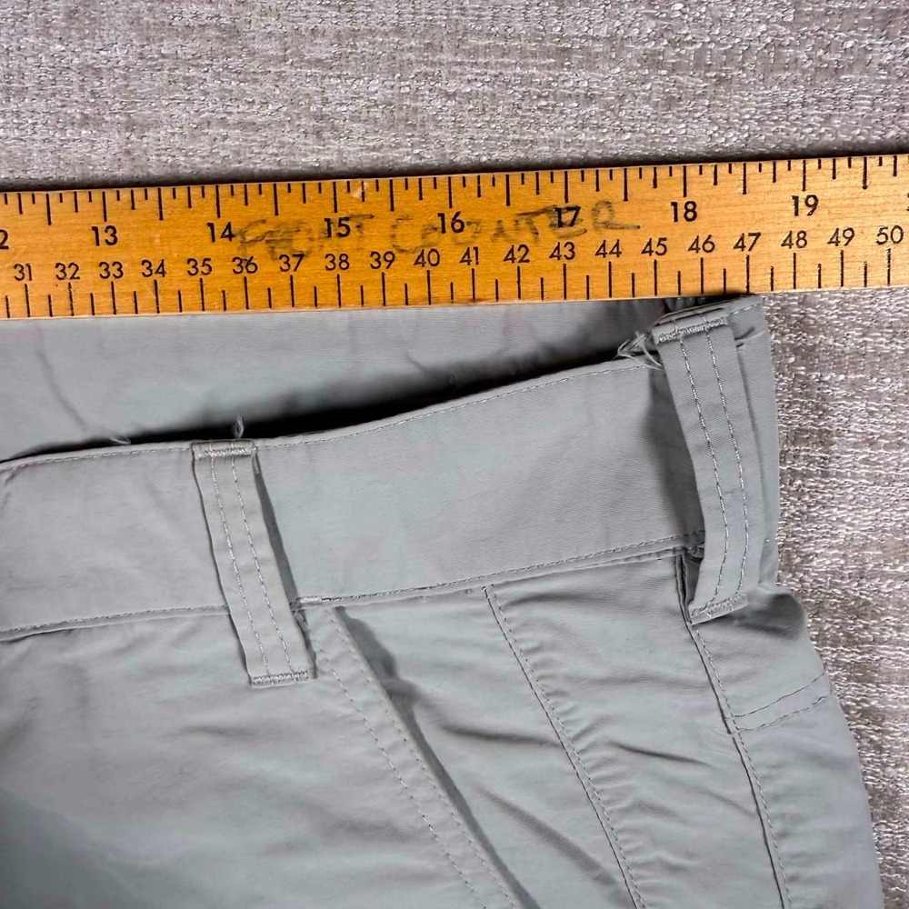 Huk Shorts Mens XXL 38/8 Gray Performance Fishing Flat Front Cargo H2000001 - Picture 2 of 8